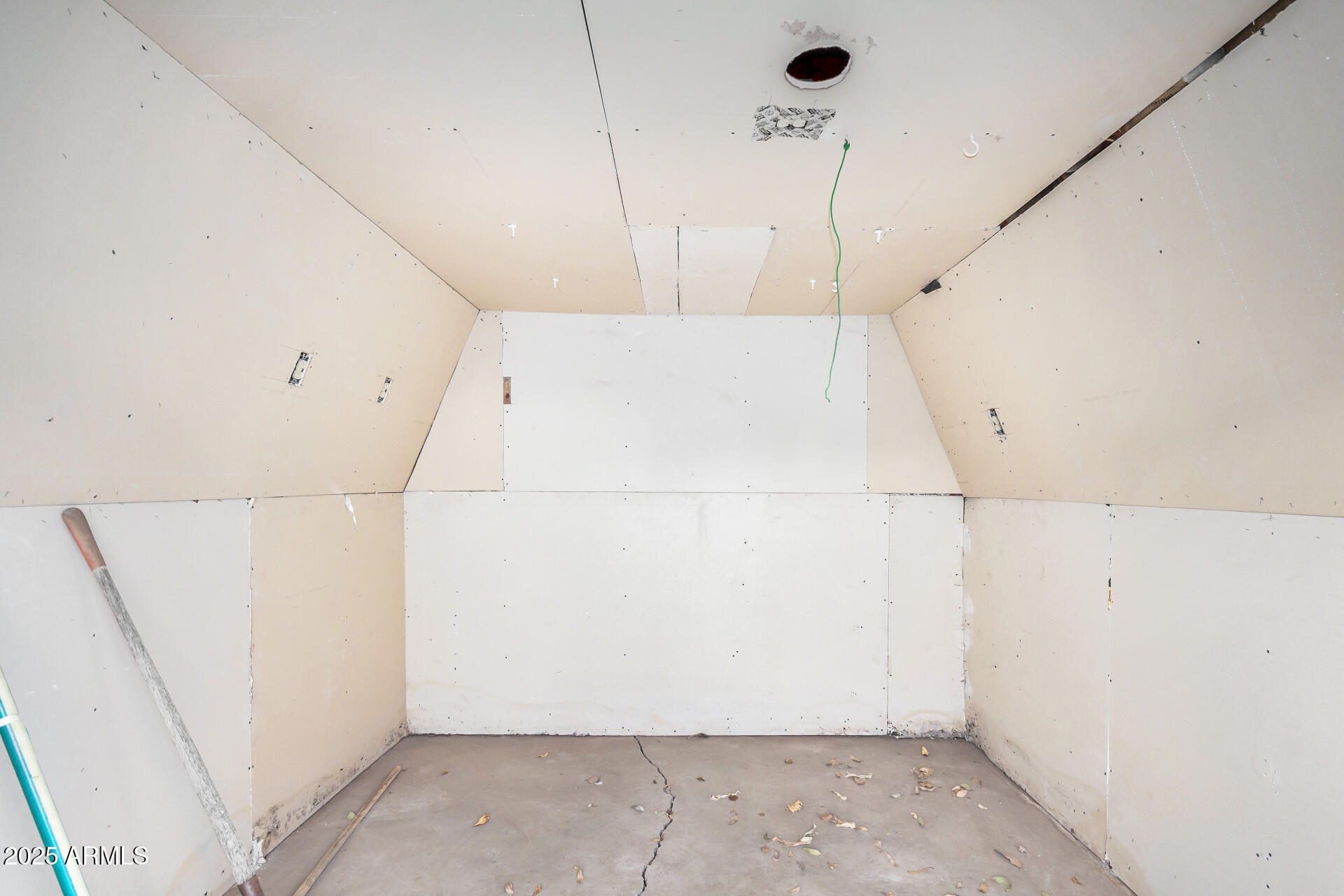 1634 West Villa Rita Drive Phoenix, AZ 85023 - Photo 38 of 47