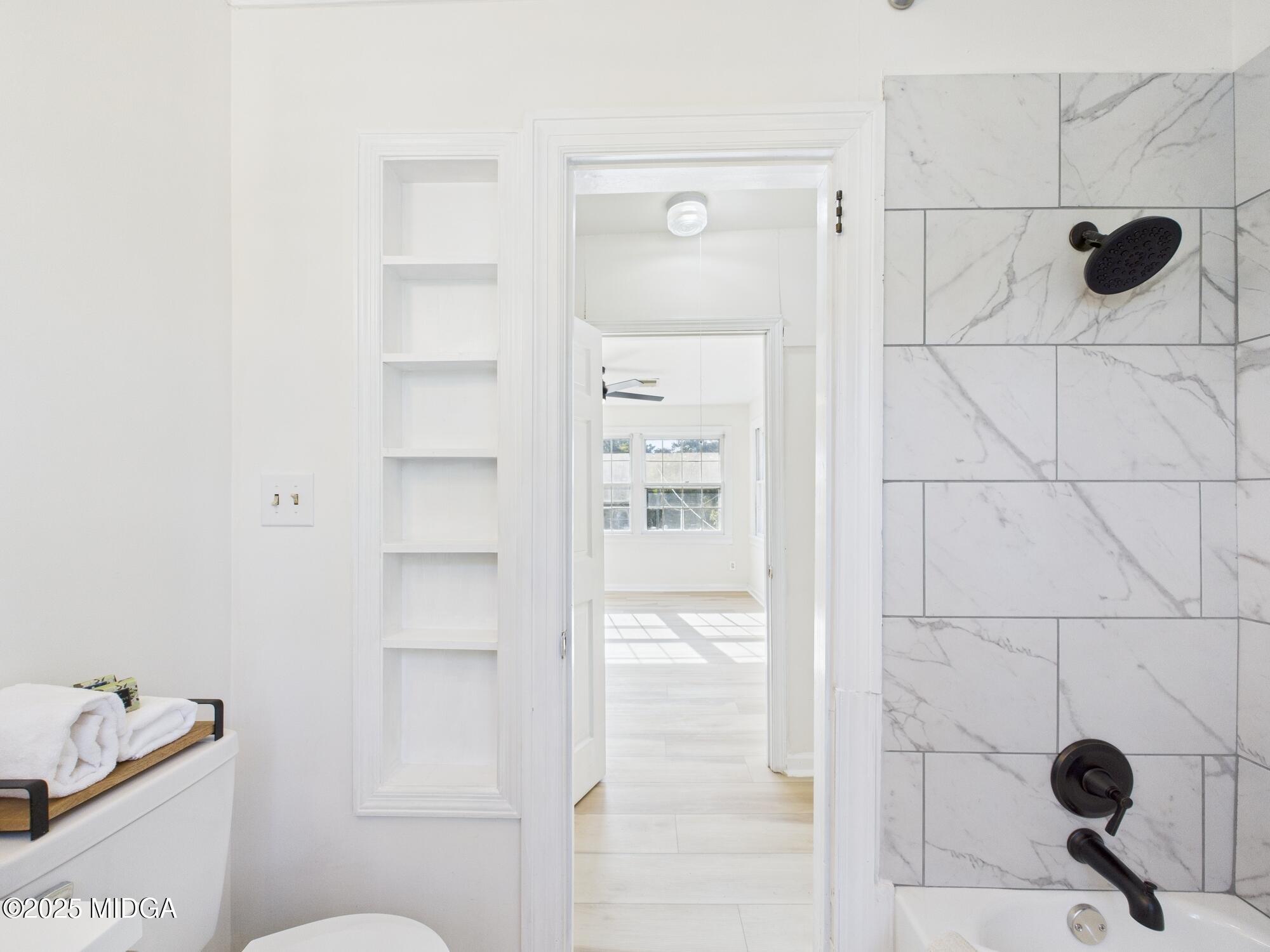 621 Forest Hill Road Macon, GA 31210 - Photo 28 of 50 a bathroom with a shower