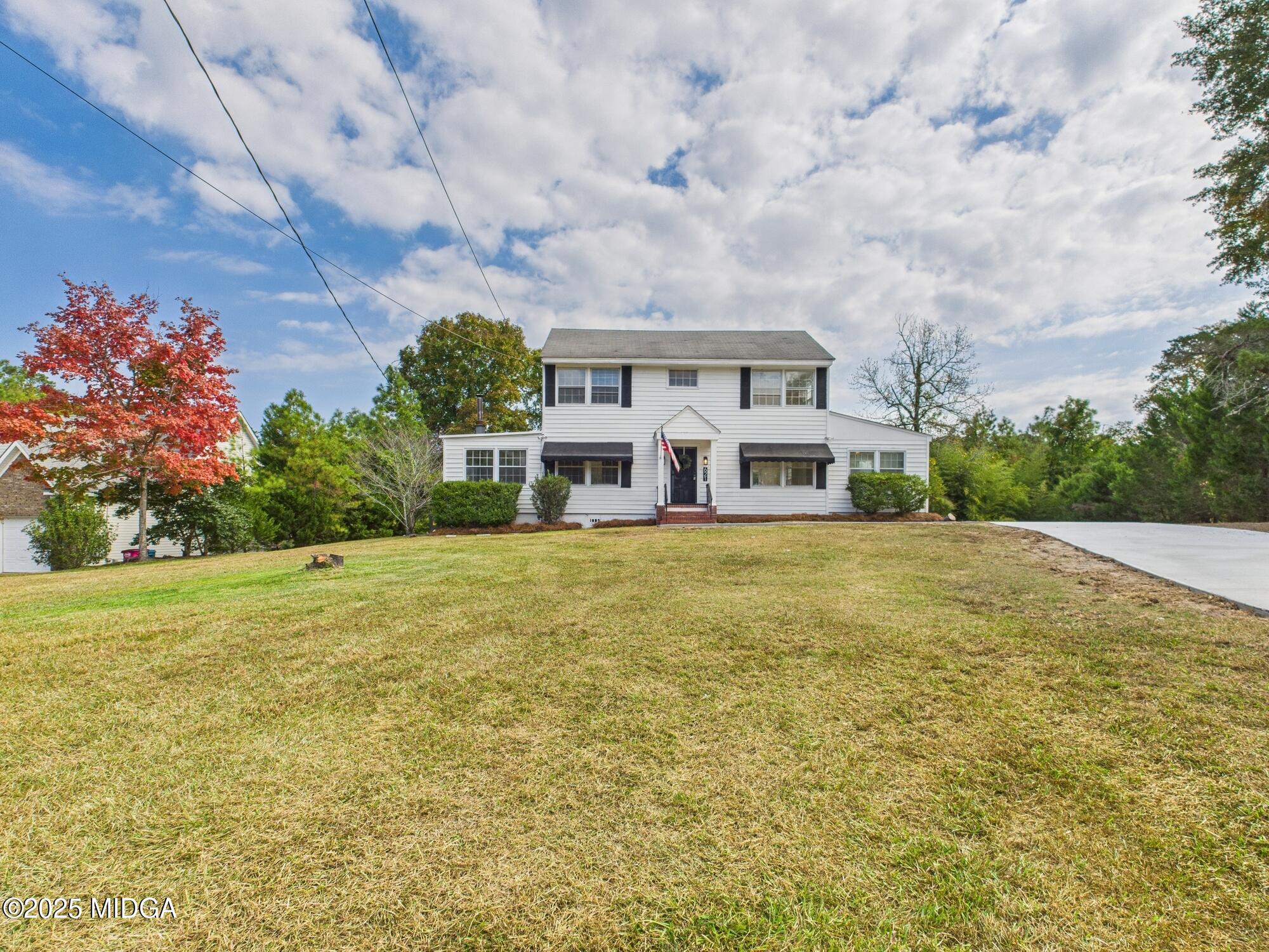 621 Forest Hill Road Macon, GA 31210 - Photo 49 of 50 a house view with a garden space