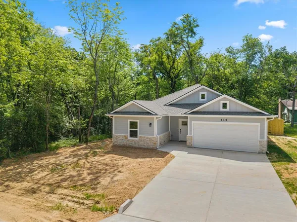 $247,000 | 114 Granada Street, Payne Springs, TX 75156