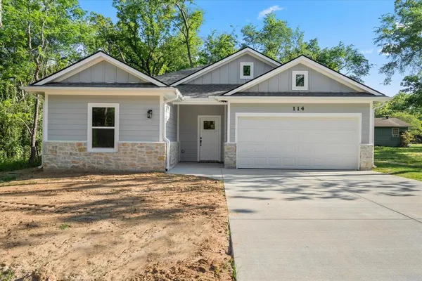 $247,000 | 114 Granada Street, Payne Springs, TX 75156