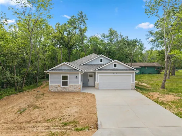 $247,000 | 114 Granada Street, Payne Springs, TX 75156