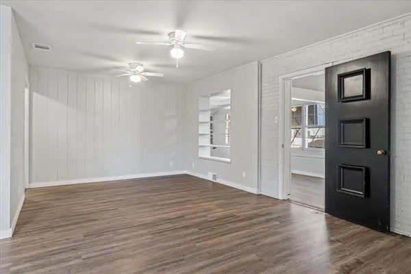 $2,200 | 175 East Elm Street, Canton, TX 75103