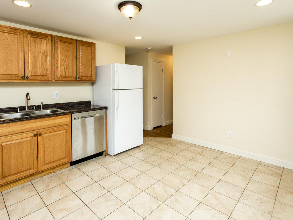131 Dennett Street Portland, ME 04102 - Photo 9 of 23 IMG_3608