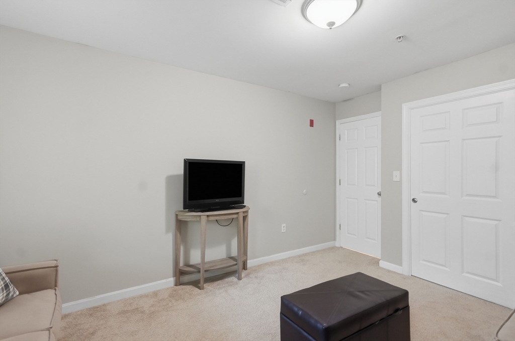 2 Duck Pond Road, Unit 126 Beverly, MA 01915 - Photo 17 of 32 Gallery Image 17