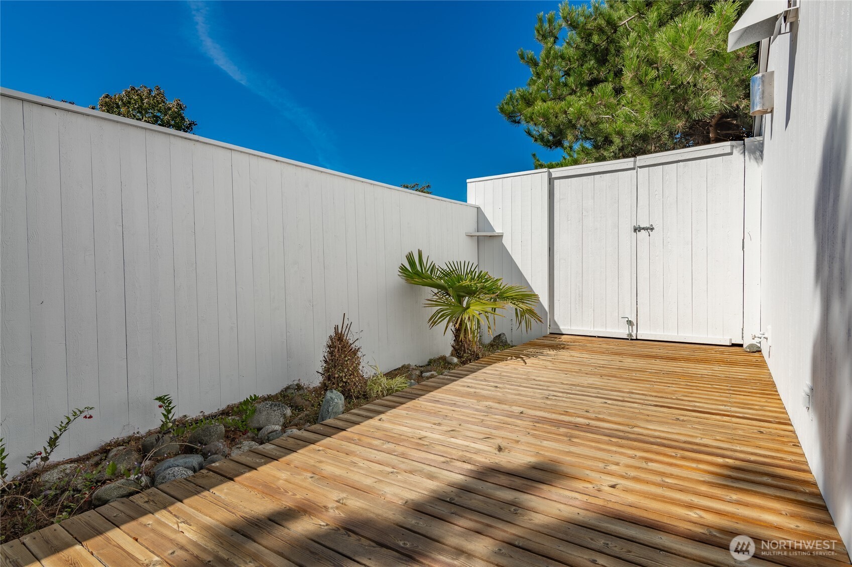1613 Edwards Drive Point Roberts, WA 98281 - Photo 38 of 38 a view of a backyard of the house