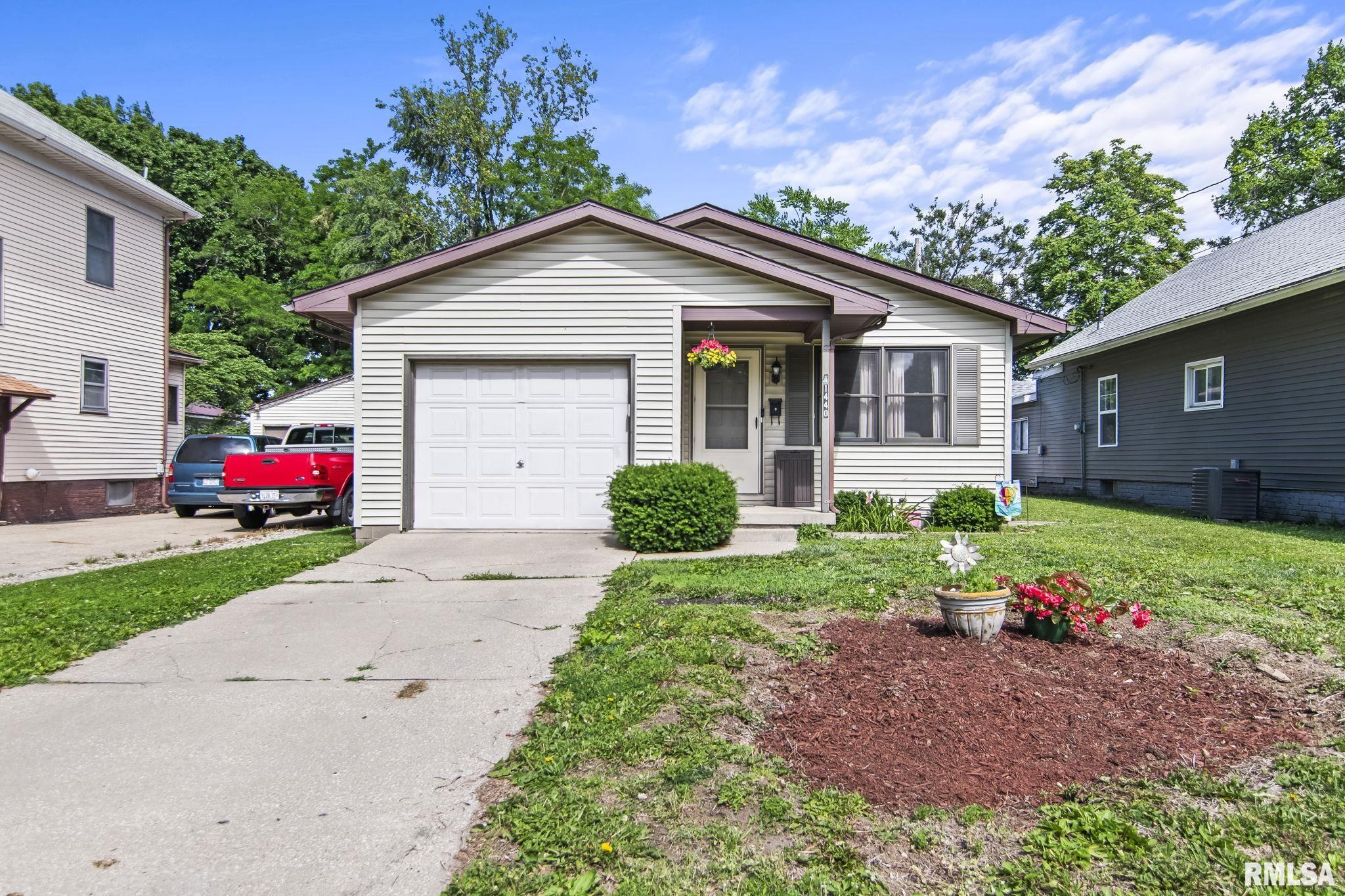 1440 North 8th Street Springfield, IL 62702 - Photo 2 of 24
