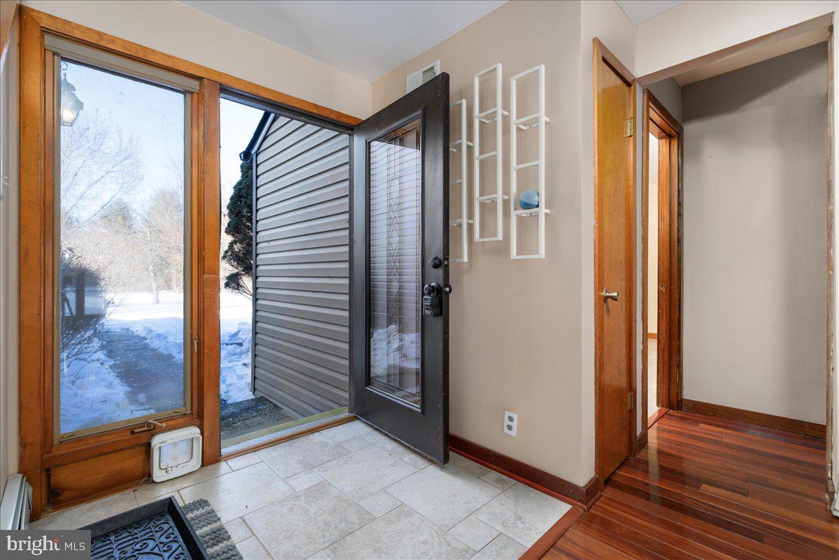 2096 Holicong Road New Hope, PA 18938 - Photo 11 of 46 Foyer