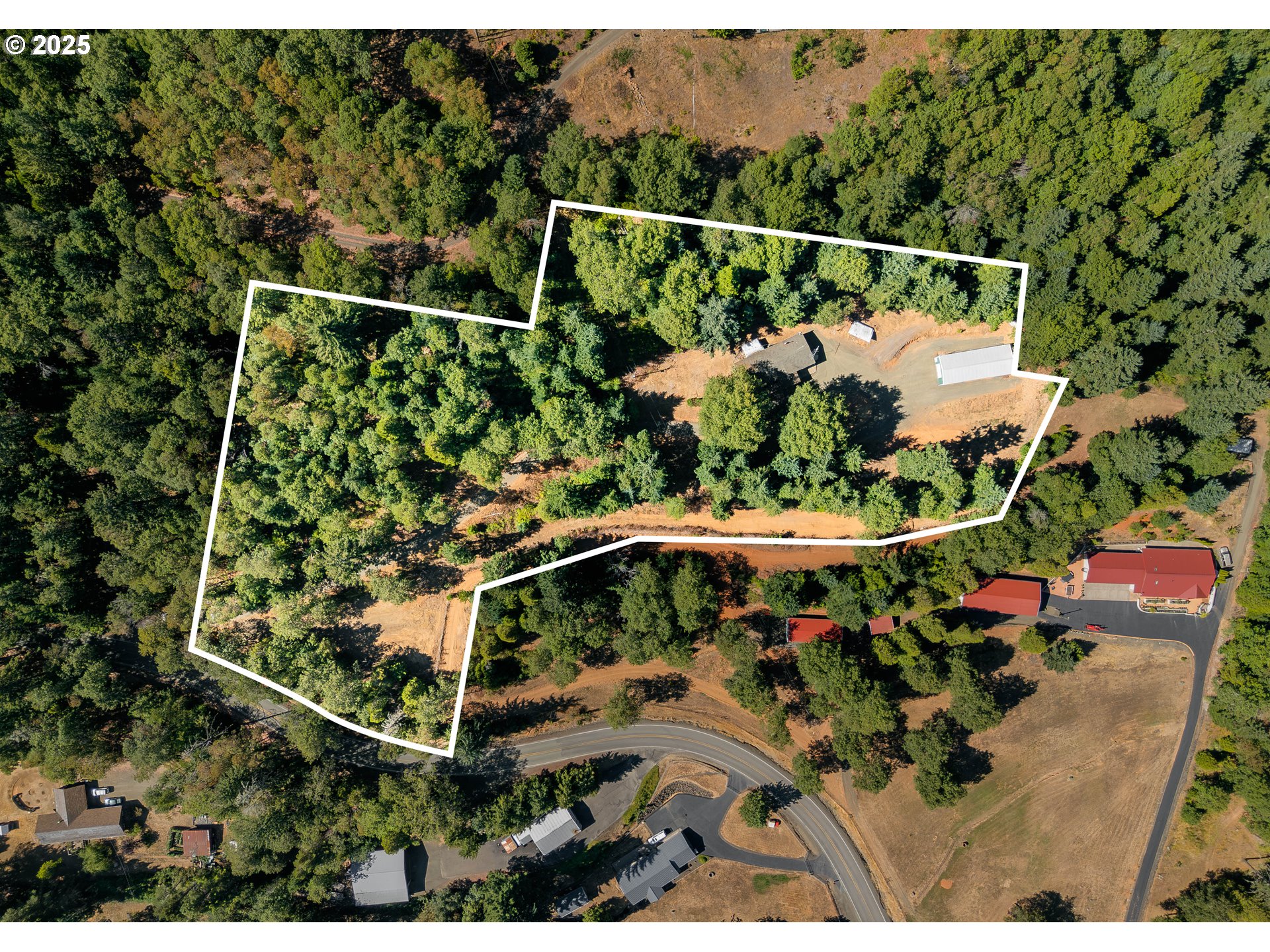 281 Callahan Road Roseburg, OR 97471 - Photo 2 of 39 a view of a tennis court