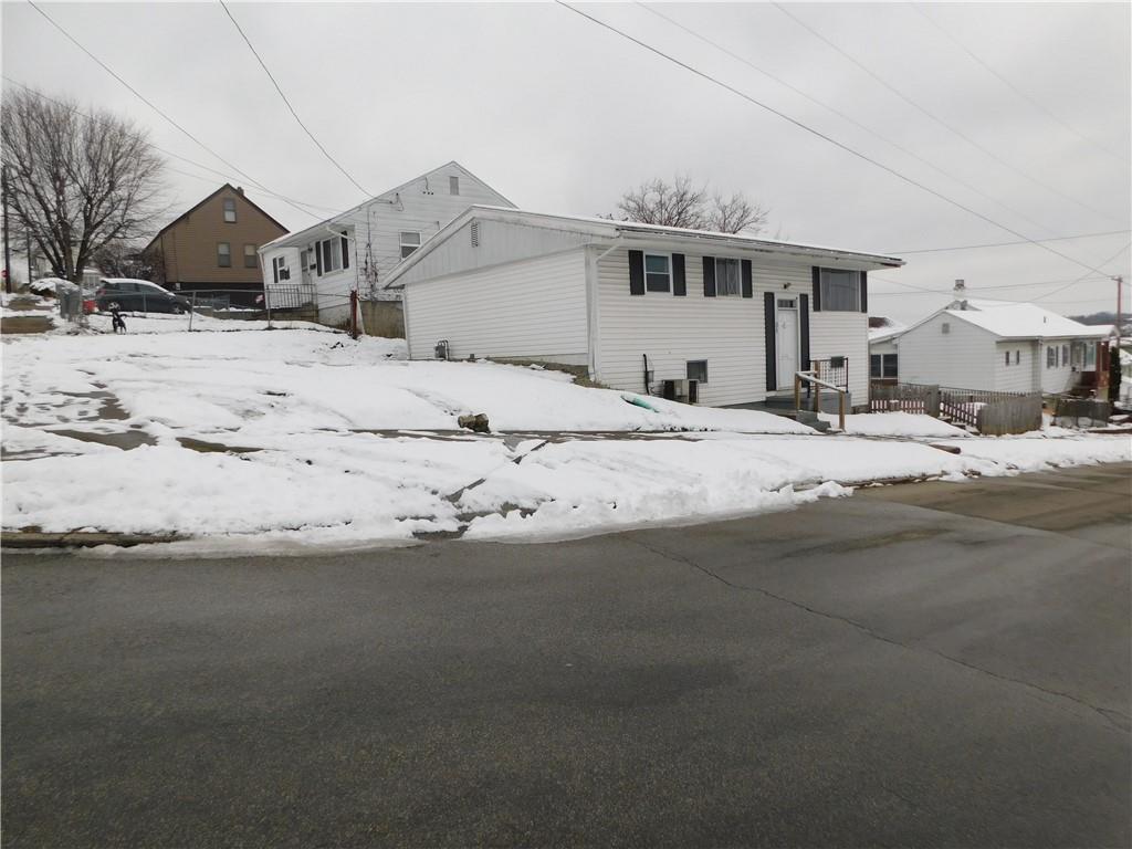 35 Pershing Avenue Uniontown, PA 15401 - Photo 3 of 28