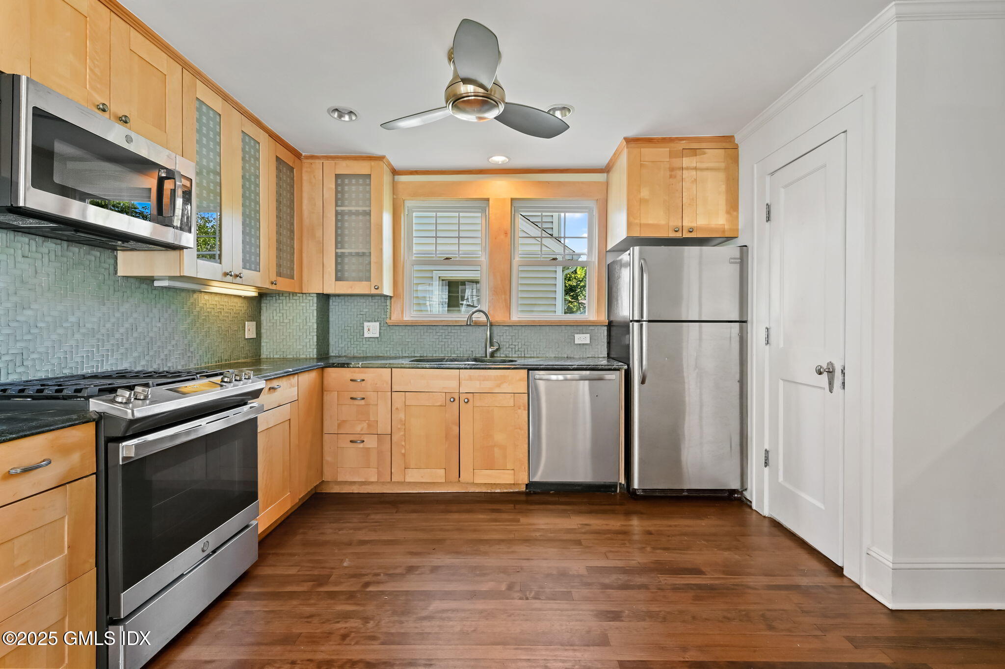 30 High Street Greenwich, CT 06830 - Photo 14 of 48 Kitchen