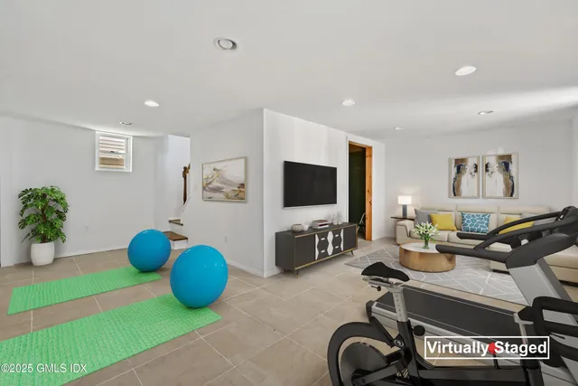 an empty room with a empty space