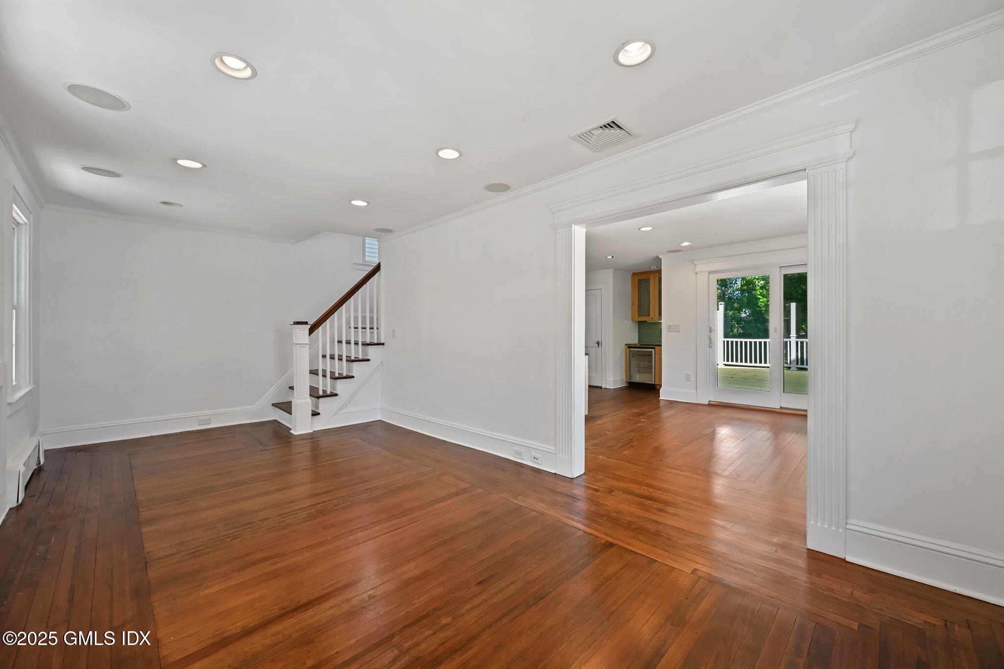 30 High Street Greenwich, CT 06830 - Photo 7 of 48 Living Room