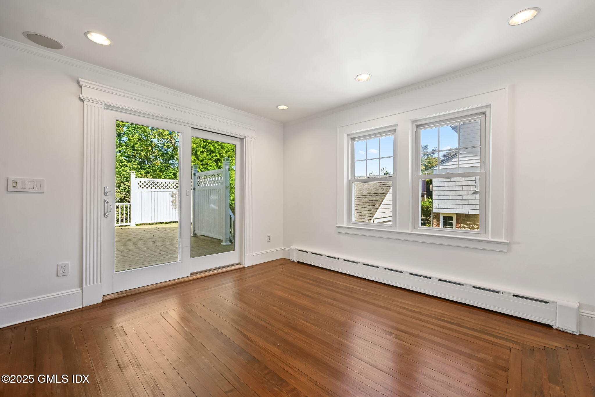 30 High Street Greenwich, CT 06830 - Photo 10 of 48 Eat-in Kitchen