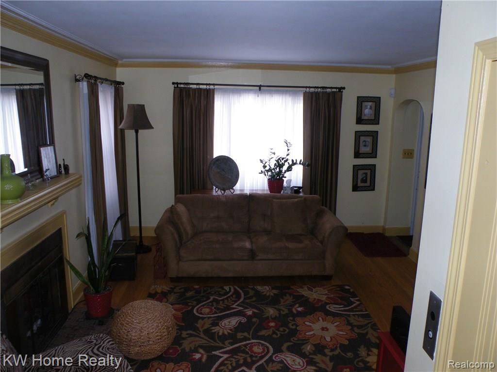 19981 Lichfield Road Detroit, MI 48221 - Photo 3 of 30