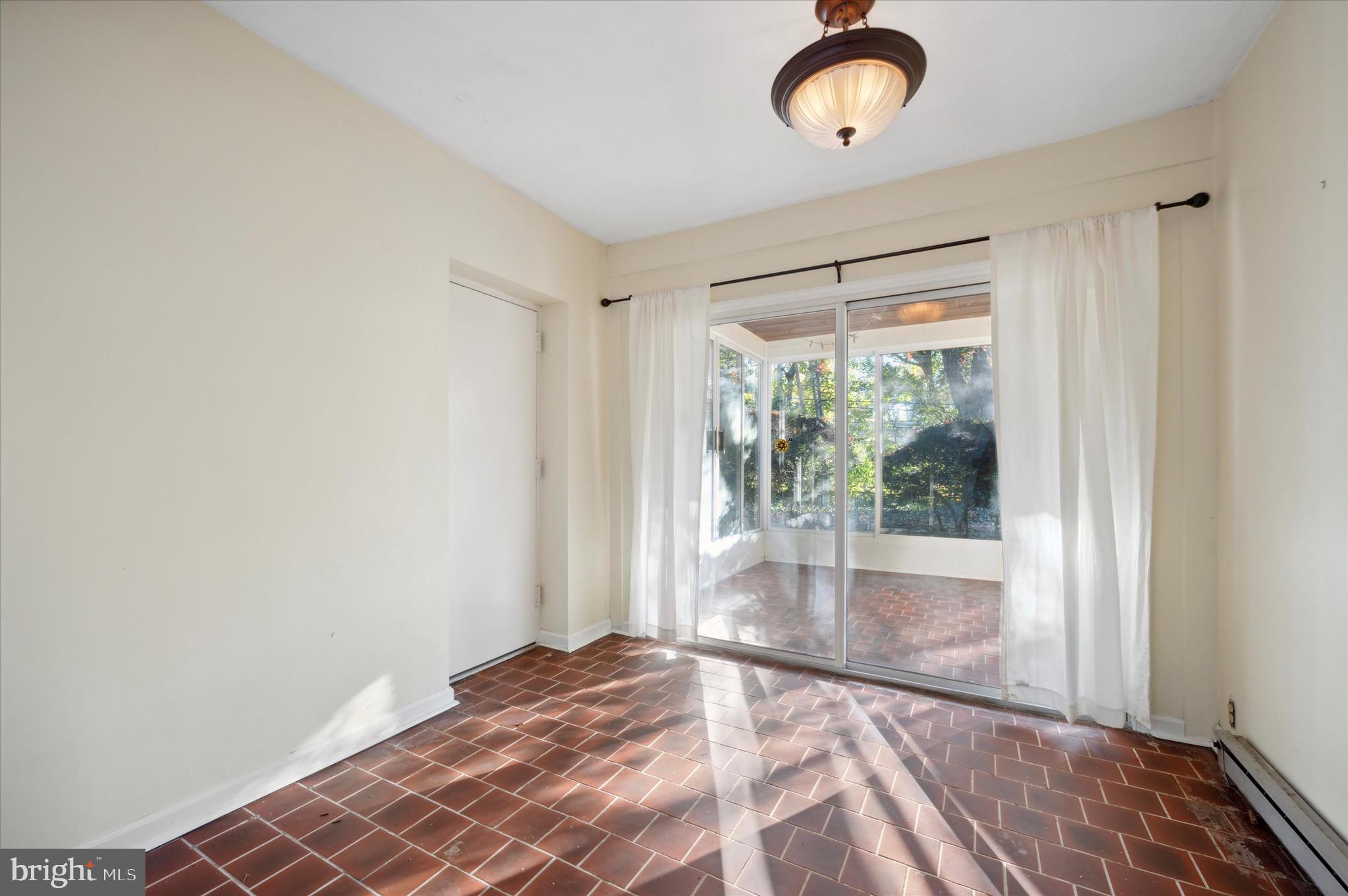 2030 Berkley Road Norristown, PA 19403 - Photo 11 of 25 Dining