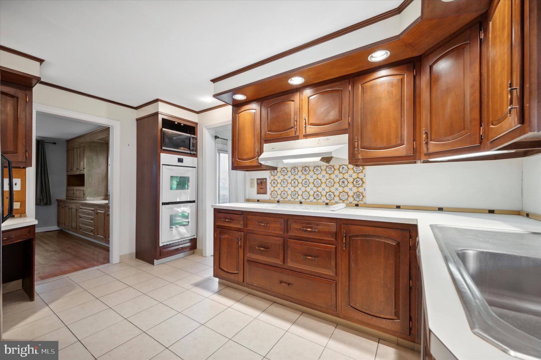 2030 Berkley Road Norristown, PA 19403 - Photo 10 of 25 Gallery Image 10