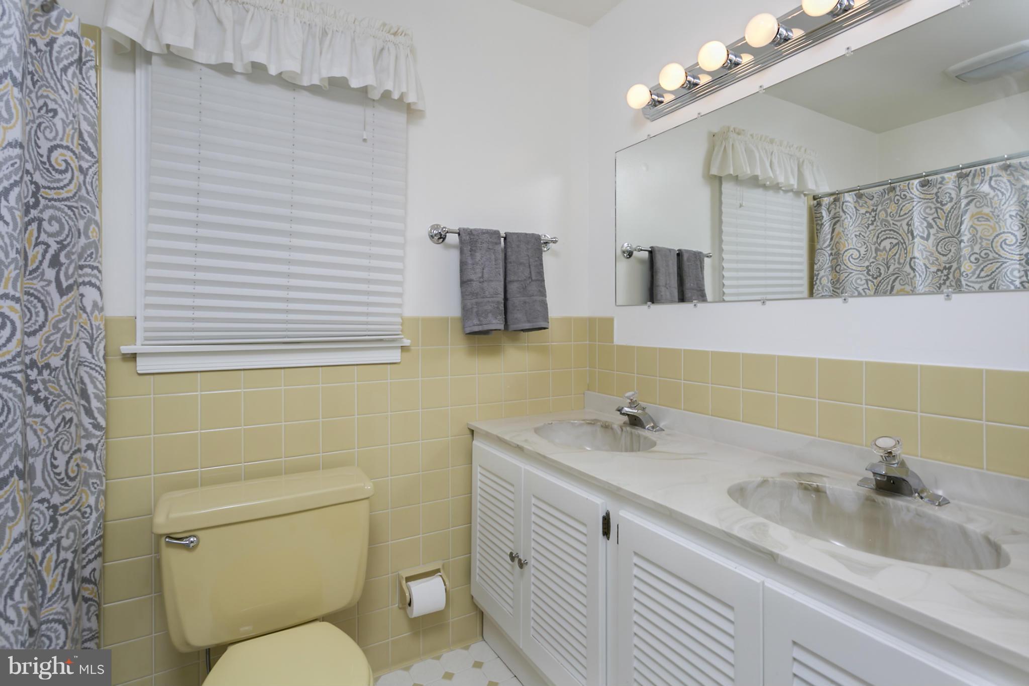10834 Sandringham Road Cockeysville, MD 21030 - Photo 19 of 29 Hall Bath