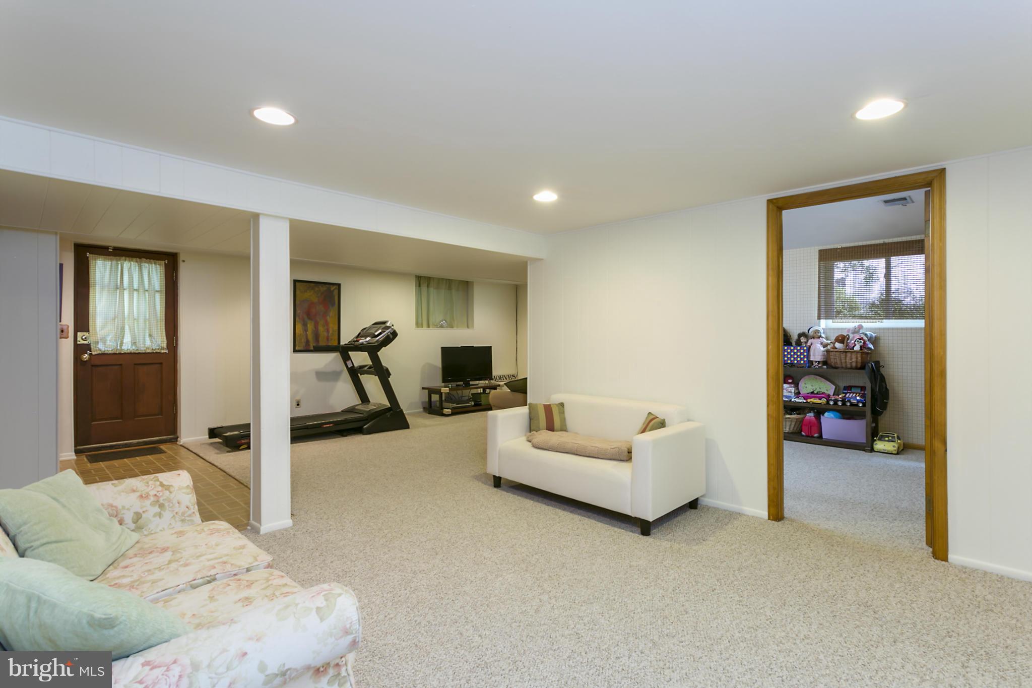 10834 Sandringham Road Cockeysville, MD 21030 - Photo 21 of 29 Recreation room