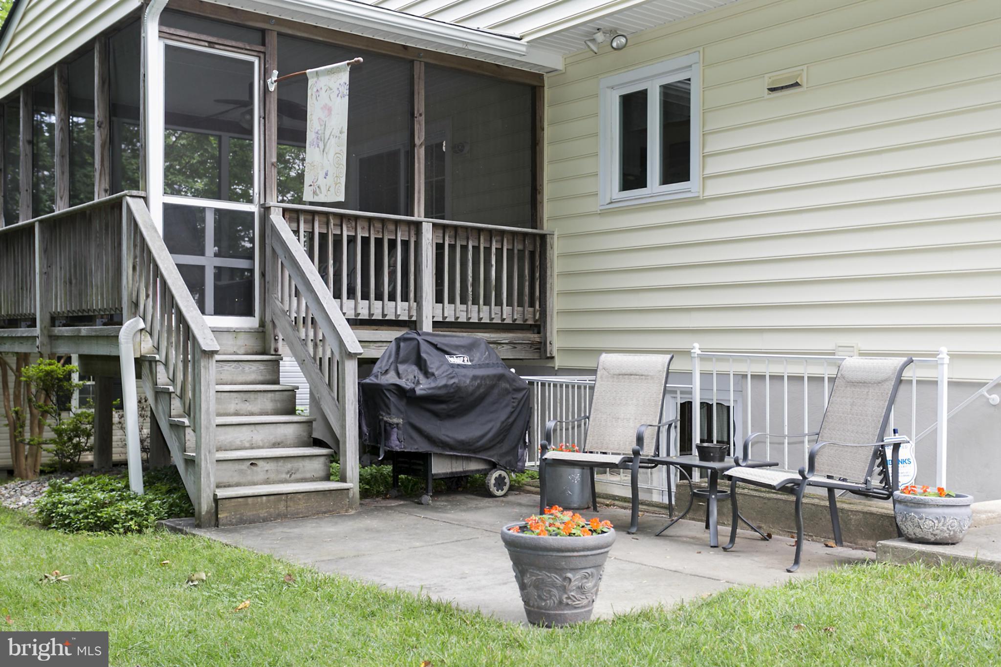 10834 Sandringham Road Cockeysville, MD 21030 - Photo 28 of 29 Screened in porch