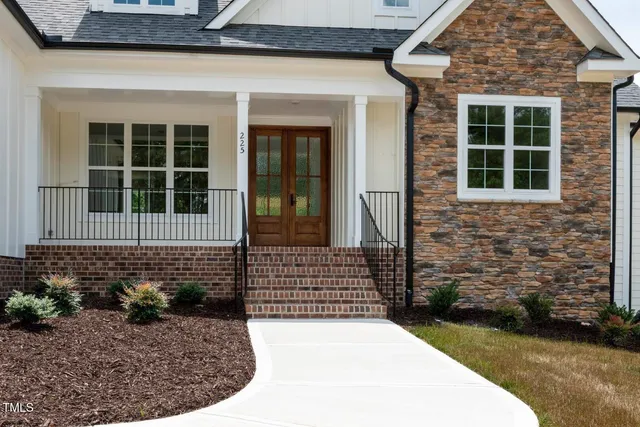 $739,900 | 225 Whistlers Cove, Louisburg, NC 27549