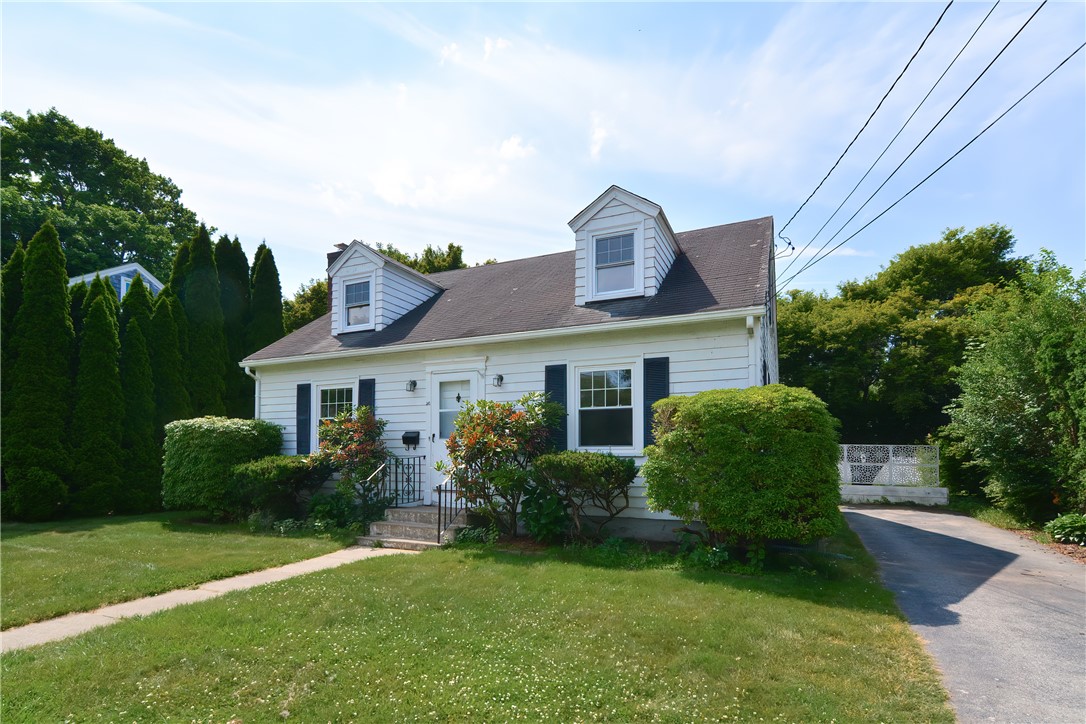 20 Colonial Road Bristol, RI 02809 - Photo 3 of 24