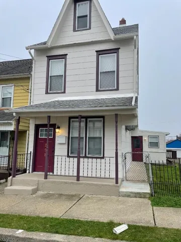 $2,300 | 258 Chambers Street, Phillipsburg, NJ 08865