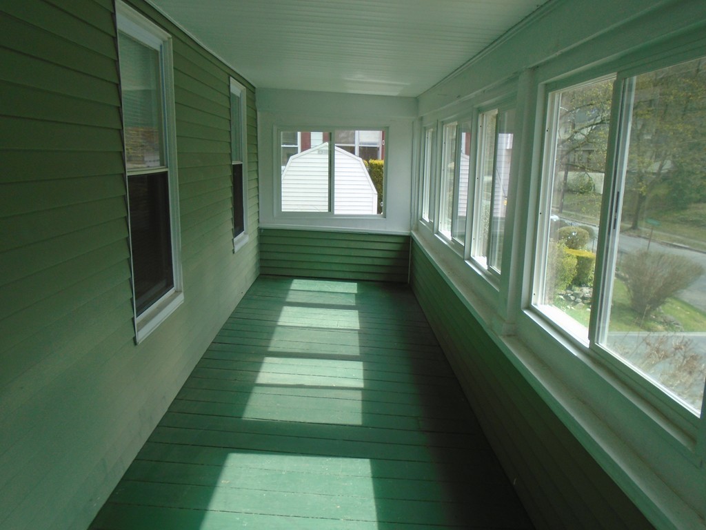 33 Chesterfield Road Worcester, MA 01602 - Photo 4 of 29