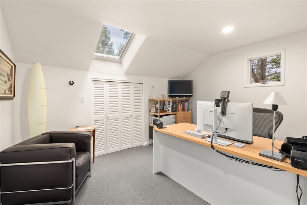 76 Norfolk Road Brookline, MA 02467 - Photo 15 of 24