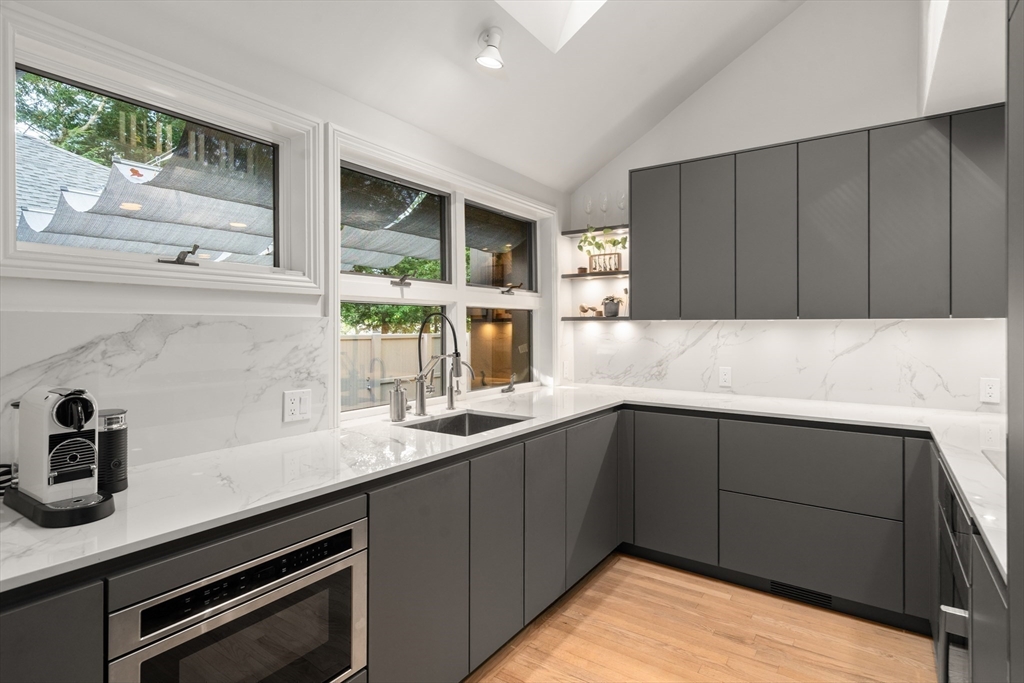 76 Norfolk Road Brookline, MA 02467 - Photo 4 of 24