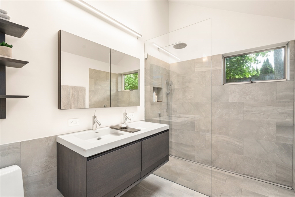 76 Norfolk Road Brookline, MA 02467 - Photo 9 of 24