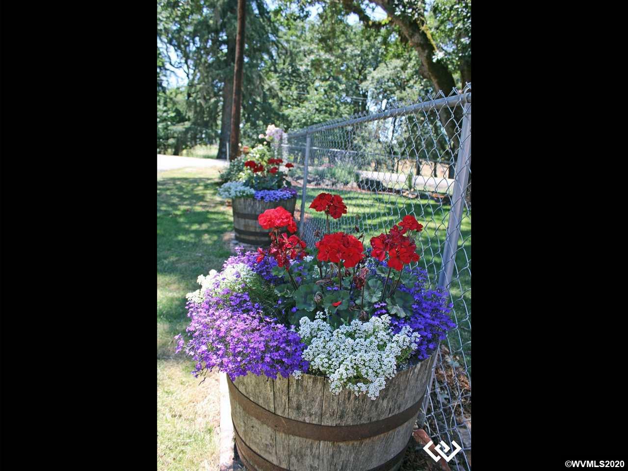 33741 Peoria Road Corvallis, OR 97333 - Photo 2 of 18 Gallery Image 2