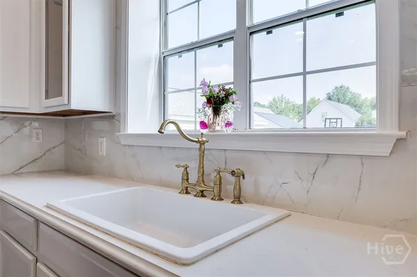 $2,800 | 8 Bushwood Drive, Savannah, GA 31407