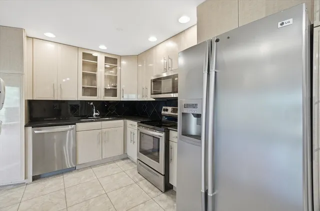 $210,000 | 1275 East Baldwin Lane, Unit 504, Palatine, IL 60074