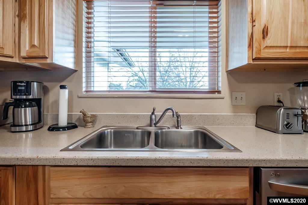 1675 Northeast Mayview Drive Albany, OR 97321 - Photo 19 of 41