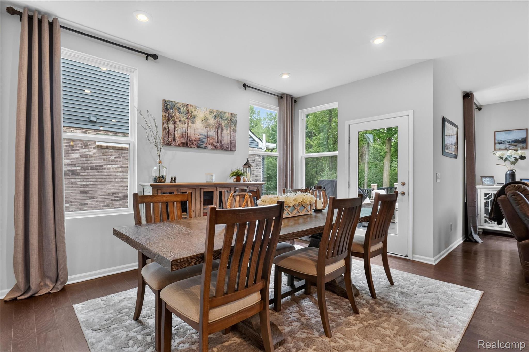 4795 Bingham Road Canton, MI 48188 - Photo 11 of 50 Spacious dining nook intimate for two or large enough for the whole family