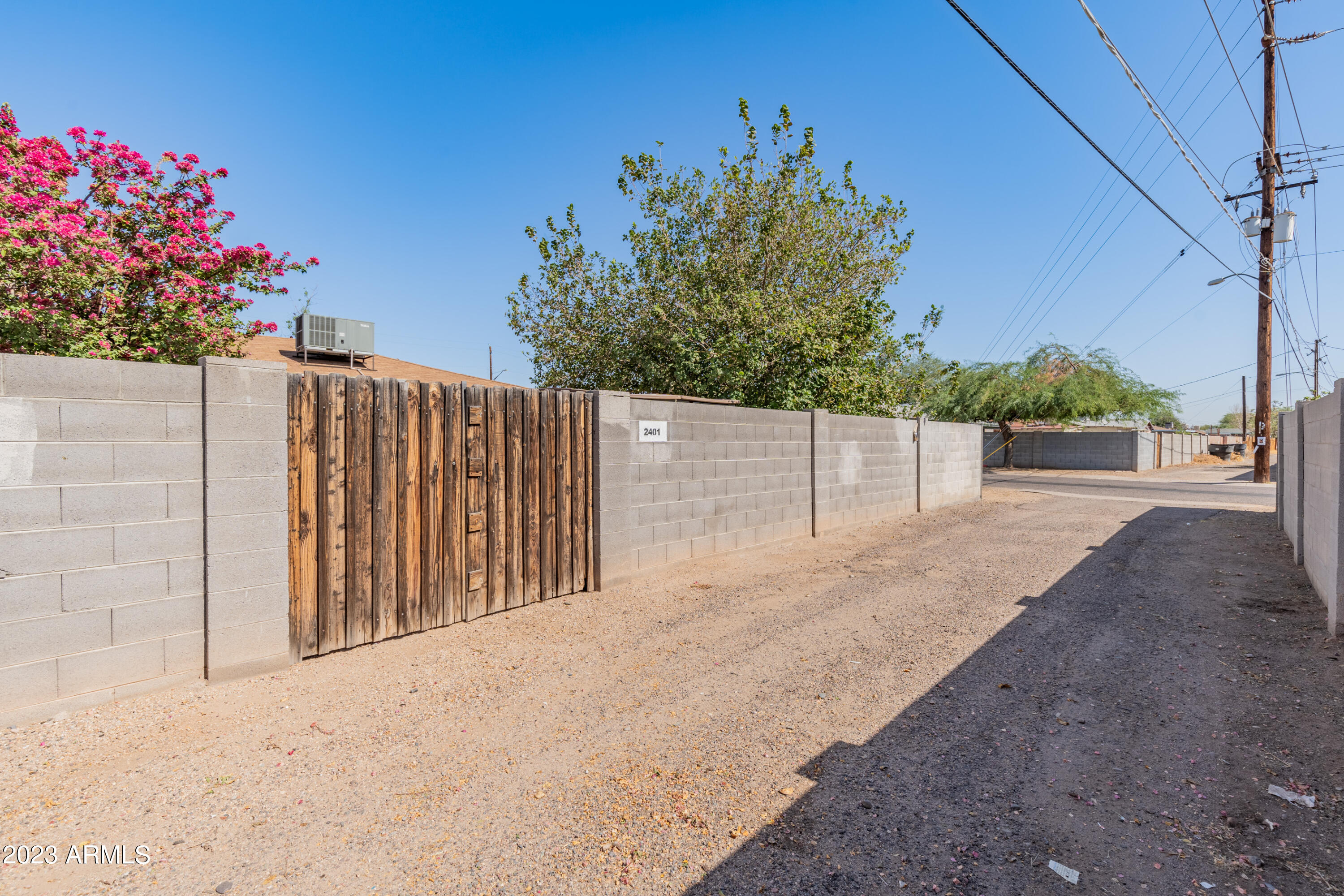2401 West Osborn Road Phoenix, AZ 85015 - Photo 25 of 26 2401 W Osborn Rd-40