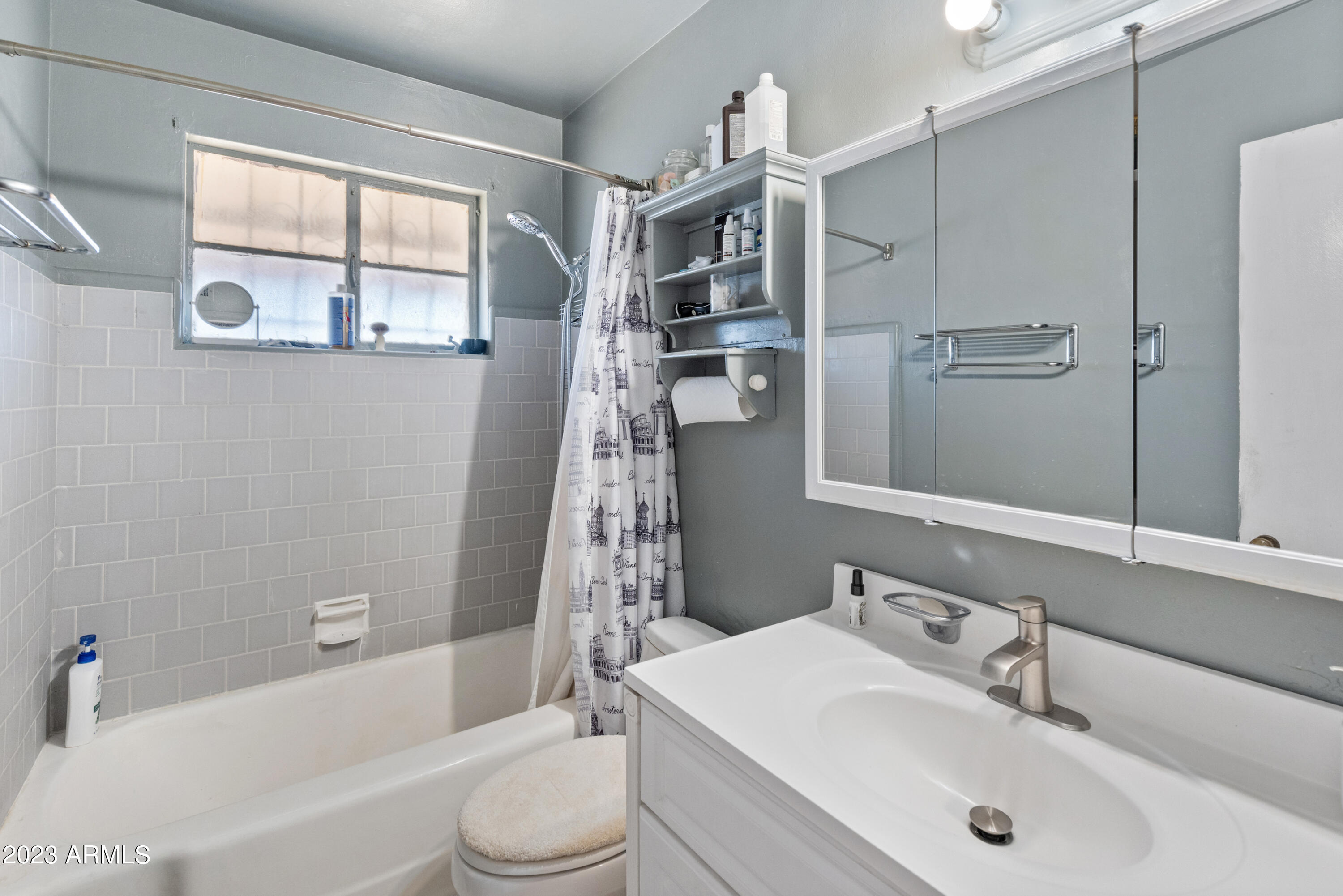 2401 West Osborn Road Phoenix, AZ 85015 - Photo 9 of 26 2401 W Osborn Rd-25