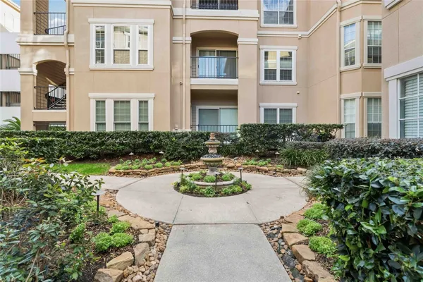 $1,775 | 3231 Allen Parkway, Unit 3301, Houston, TX 77019