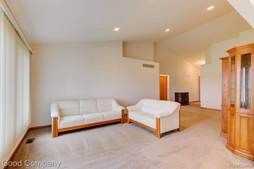 50837 Raintree Circle Chesterfield, MI 48047 - Photo 7 of 37