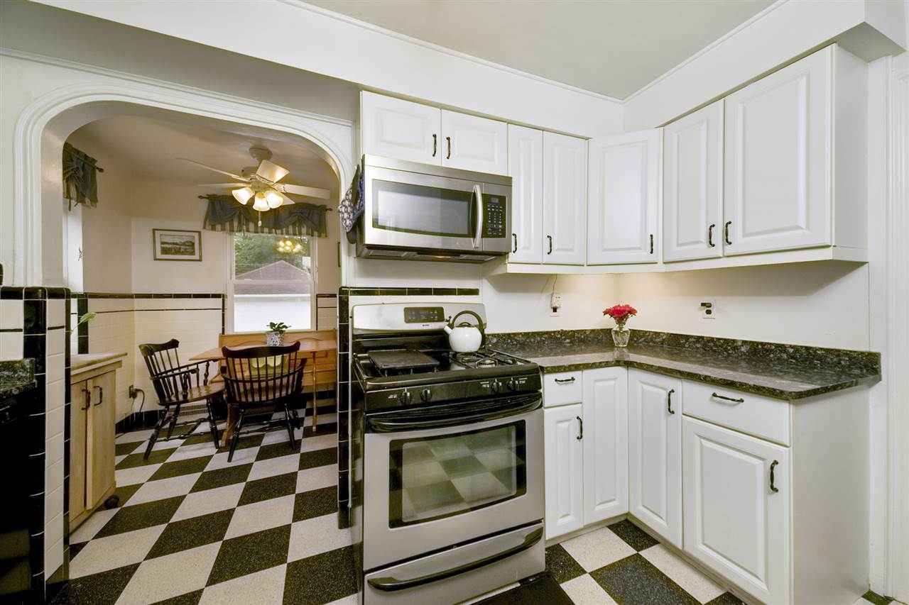 1366 Audubon Road Grosse Pointe, MI 48230 - Photo 11 of 38 50018031-10.JPG