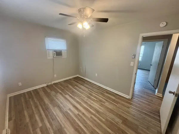 $1,200 | 339 Cedar Avenue, Vinton, VA 24179