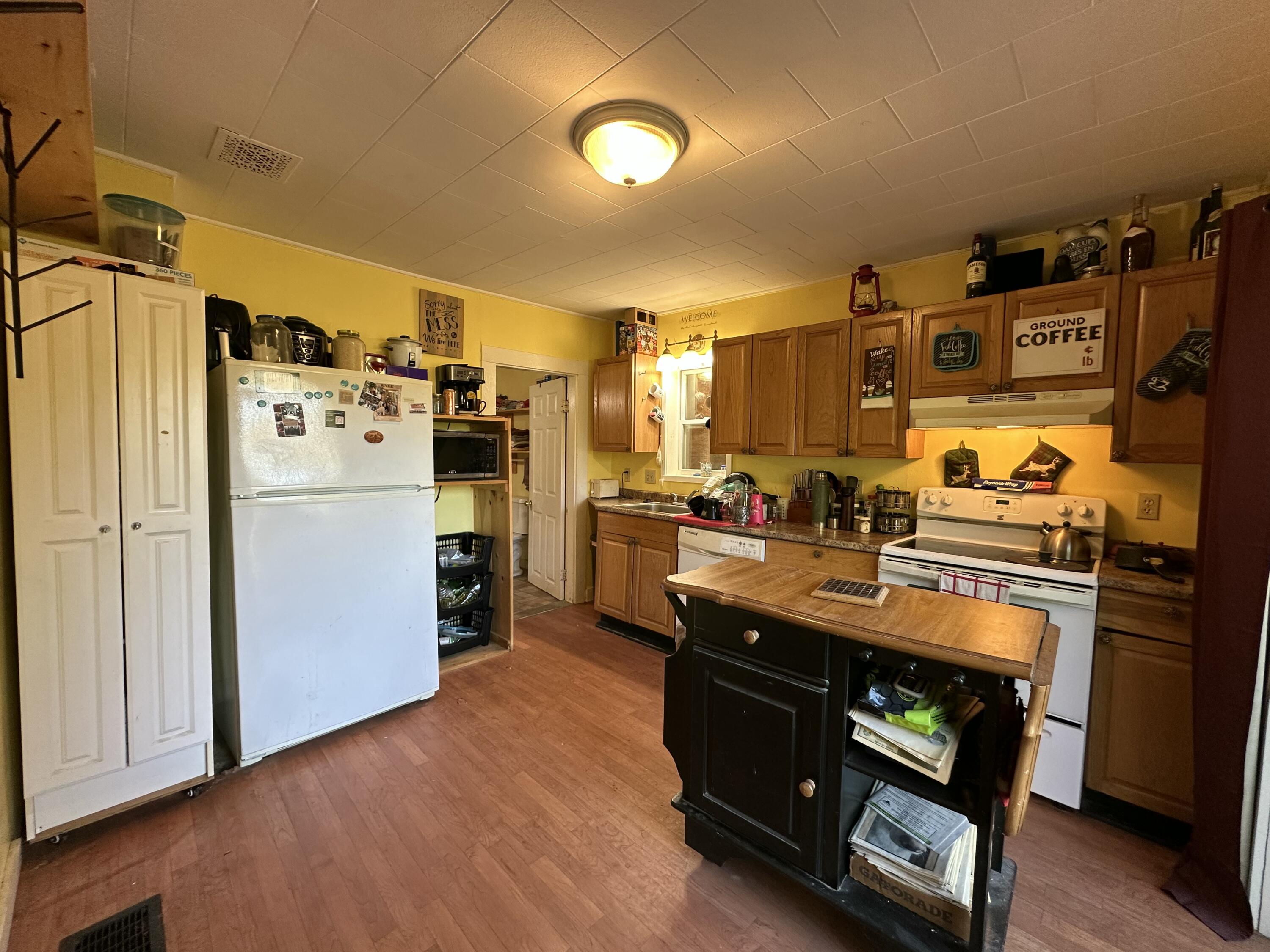 4 Sebec Court Milo, ME 04463 - Photo 11 of 30 kitchen