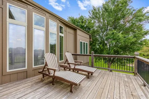 $950,000 | 11775 Northwest 81 Street, Parkville, MO 64152