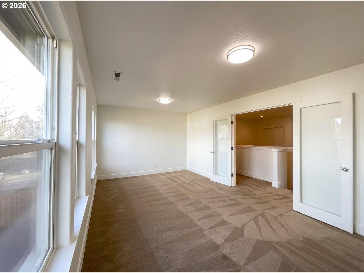 10989 Southwest Oneida Street Tualatin, OR 97062 - Photo 17 of 34