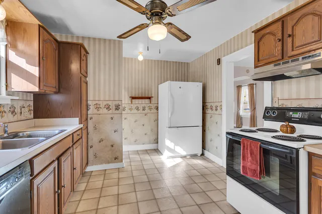 $189,900 | 1105 South Webster Street, Jackson, MI 49203