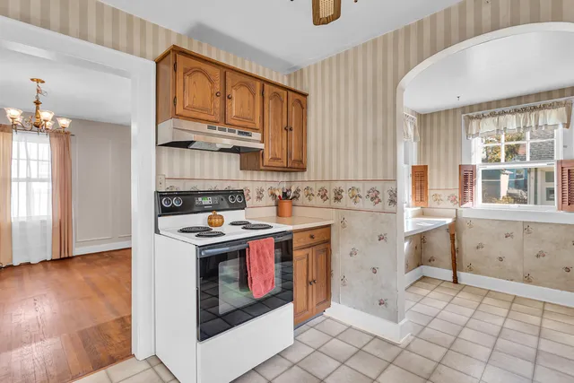 $189,900 | 1105 South Webster Street, Jackson, MI 49203