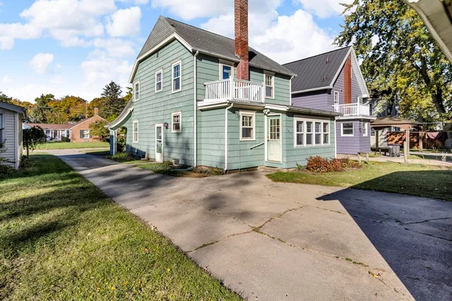 $189,900 | 1105 South Webster Street, Jackson, MI 49203
