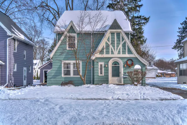 $189,900 | 1105 South Webster Street, Jackson, MI 49203