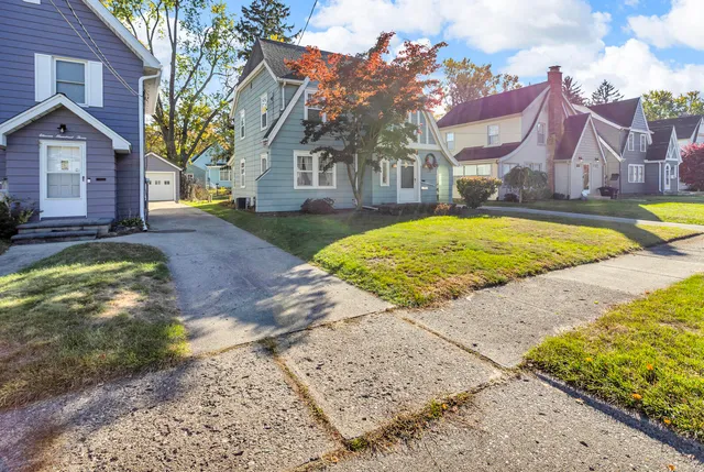 $189,900 | 1105 South Webster Street, Jackson, MI 49203